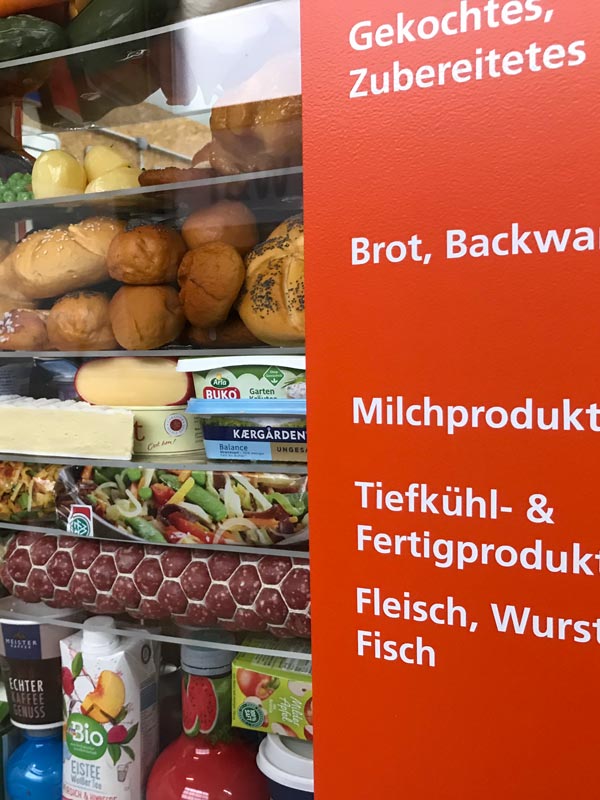 Detailansicht der Füllung und Beschriftung