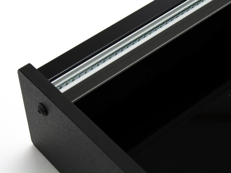 Detailansicht Skiff-Case aus Alu-Verbundmaterial in schwarz-seidenmatt mit schwarzen Kunststoff-Seitenteilen