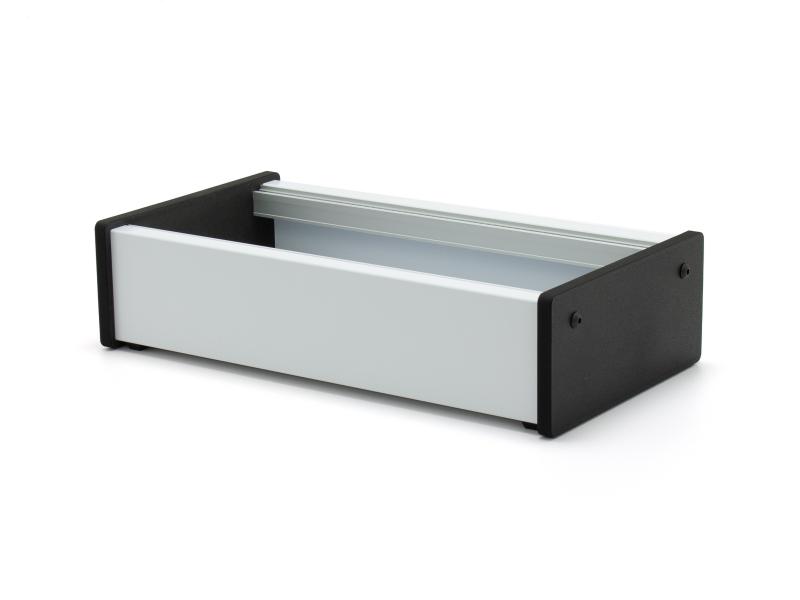 Preview: Skiff-Case aus Alu-Verbundmaterial in weiß-seidenmatt mit schwarzen Kunststoff-Seitenteilen