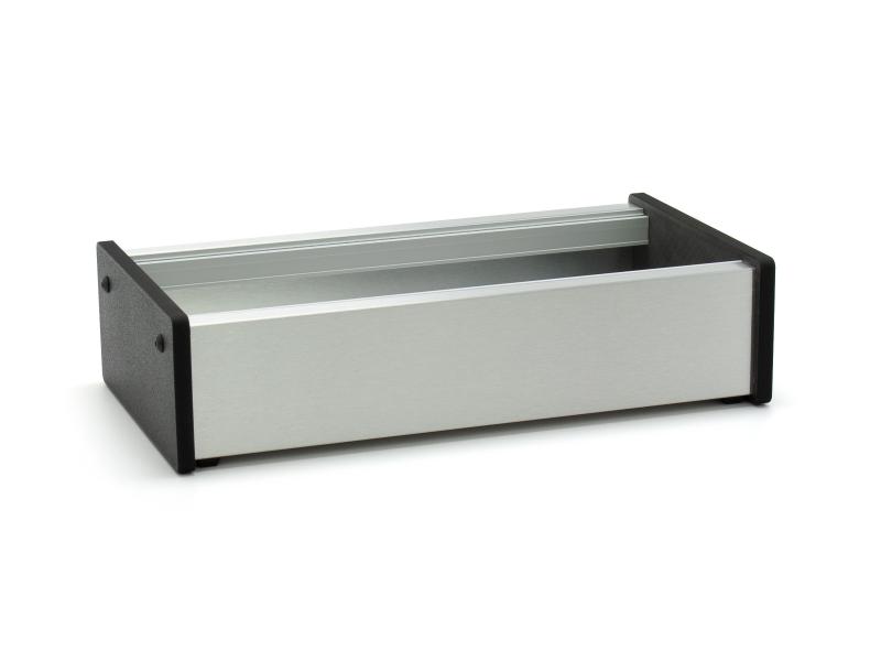 Skiff-Case aus Alu-Verbundmaterial in Edelstahl-Optik mit schwarzen Kunststoff-Seitenteilen