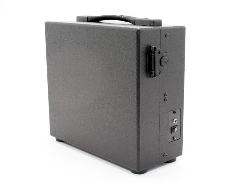 Eurorack Case mit Strukturlack in schwarz und BoardPWR small