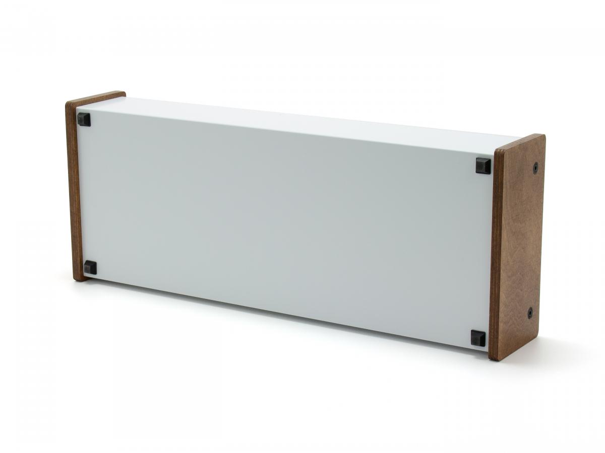 Skiff-Case aus Alu-Verbundmaterial in weiß-seidenmatt mit Holz-Seitenteilen